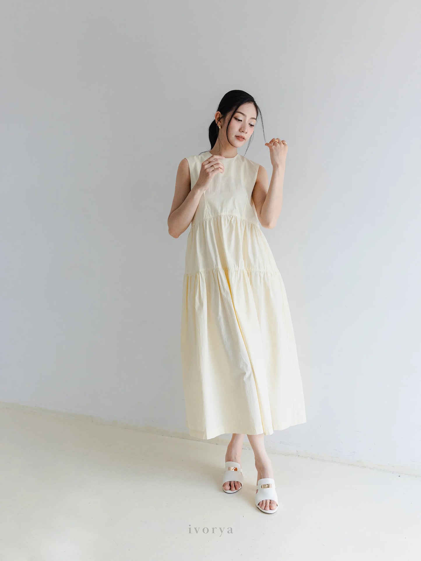 Đầm nữ form rộng màu vàng kem - YD9934