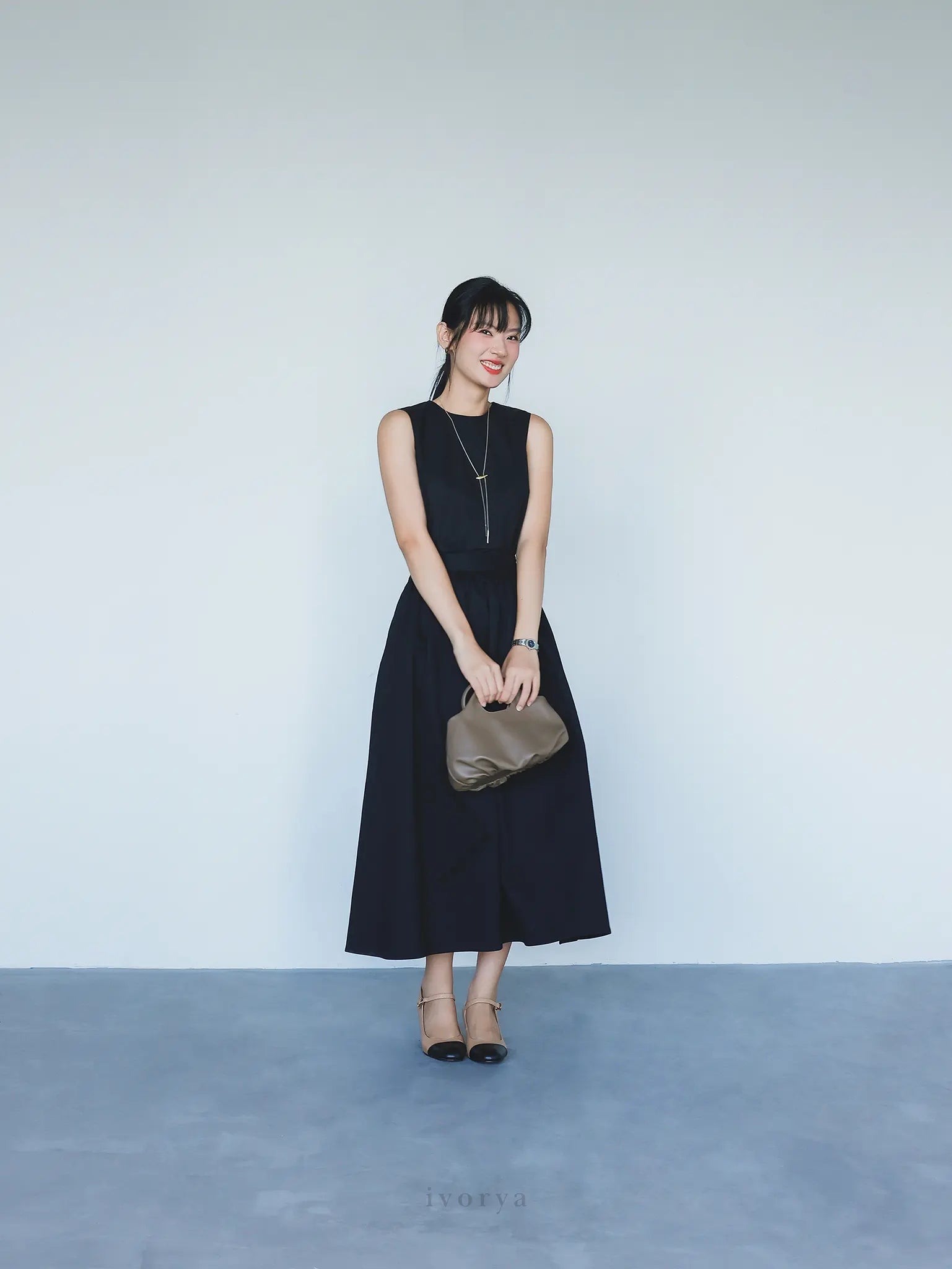 Chân váy midi màu đen cơ bản - SK9944