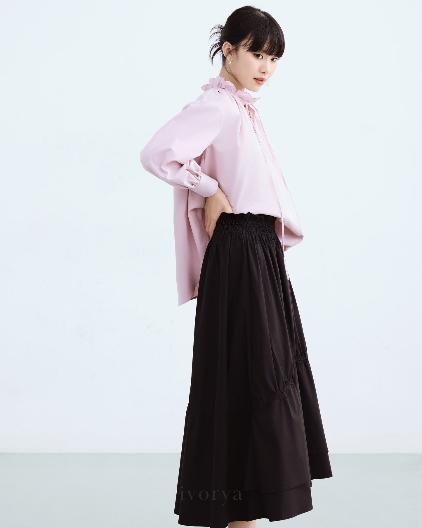 Chân váy midi xếp nhún màu đen - SK9920B