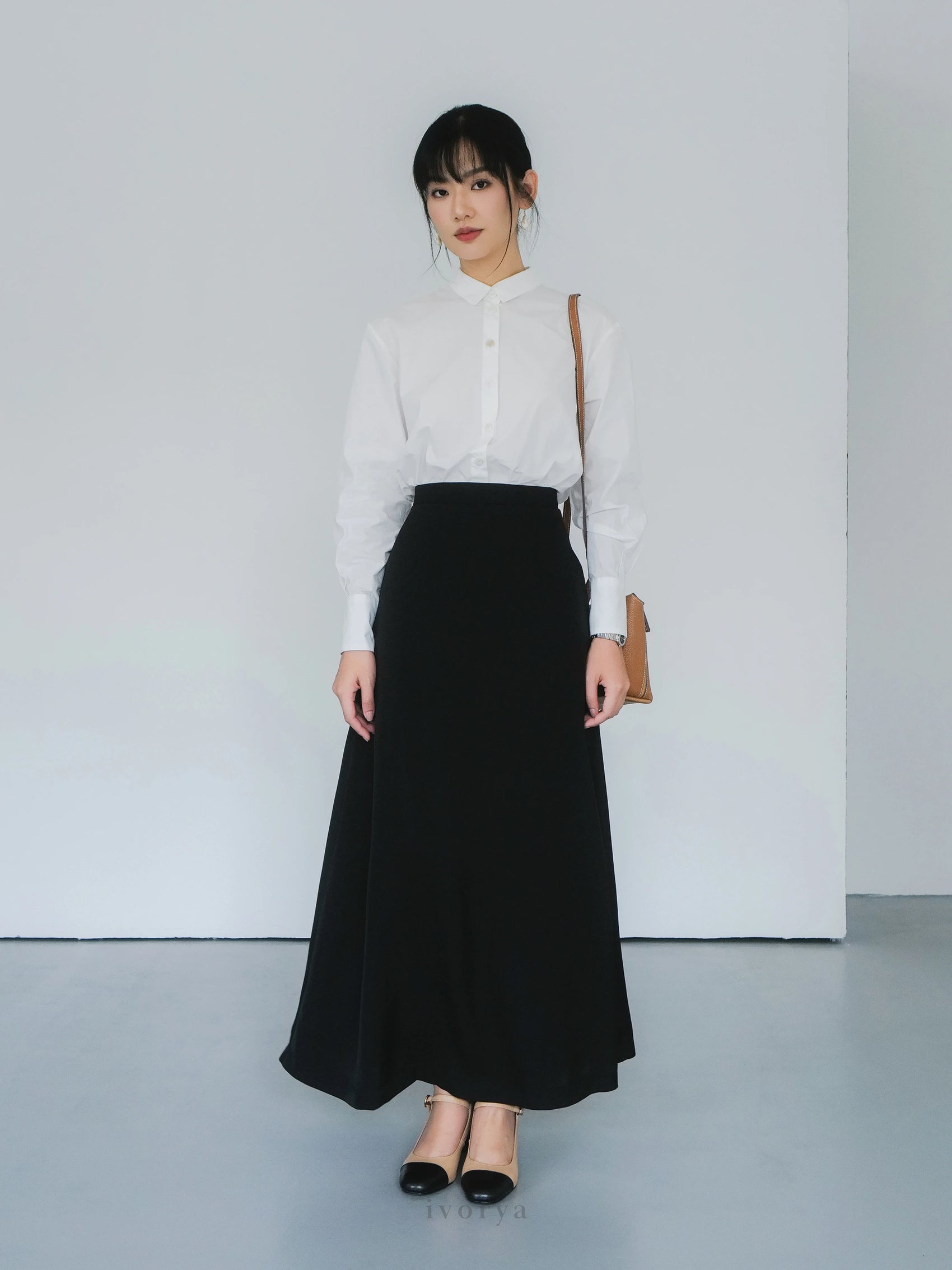 Chân váy A satin màu đen - SK9978