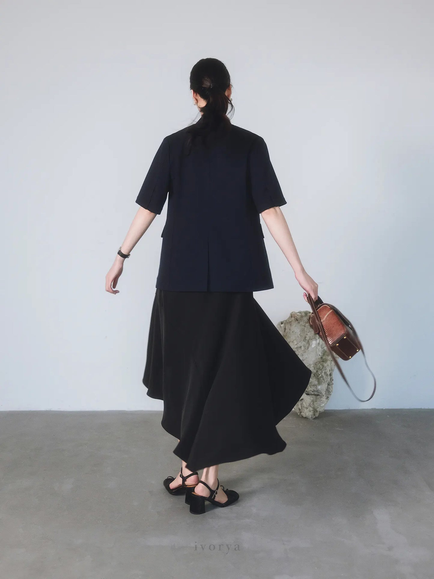 Áo blazer màu xanh navy tay ngắn - YB9952