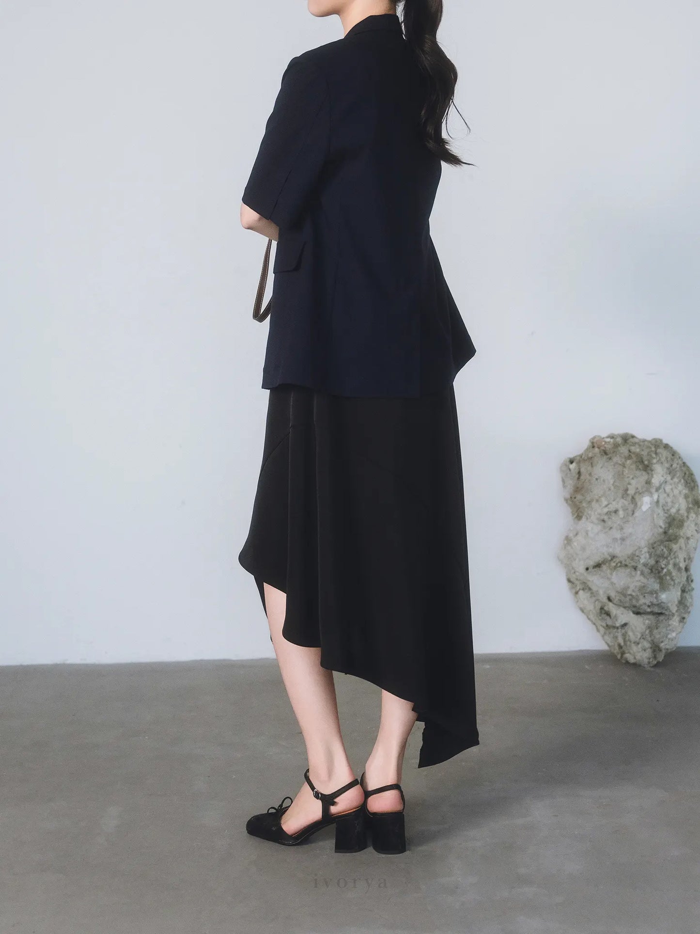 Áo blazer màu xanh navy tay ngắn - YB9952