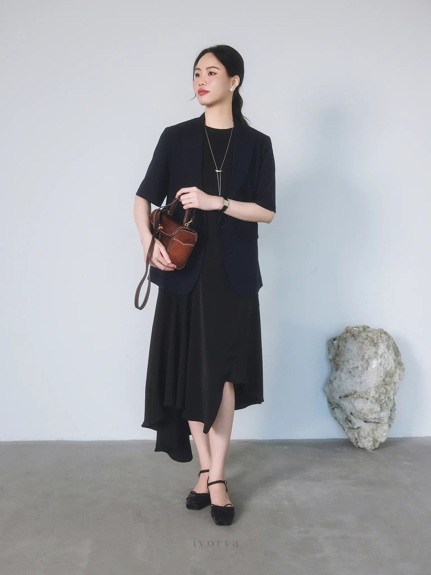 Áo blazer màu xanh navy tay ngắn - YB9952